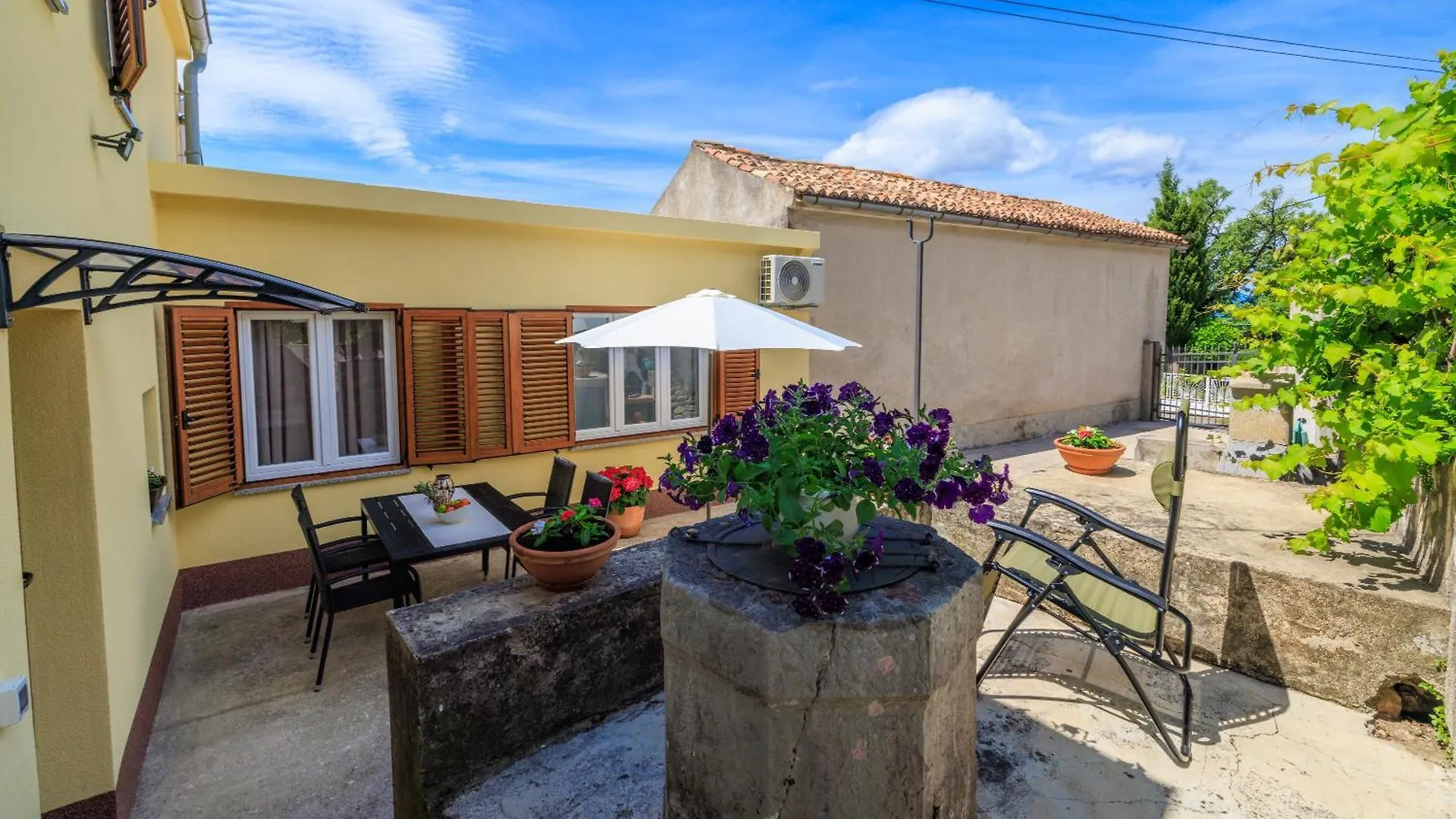 Holiday home Holliday House Smokvica Villa Jadranovo